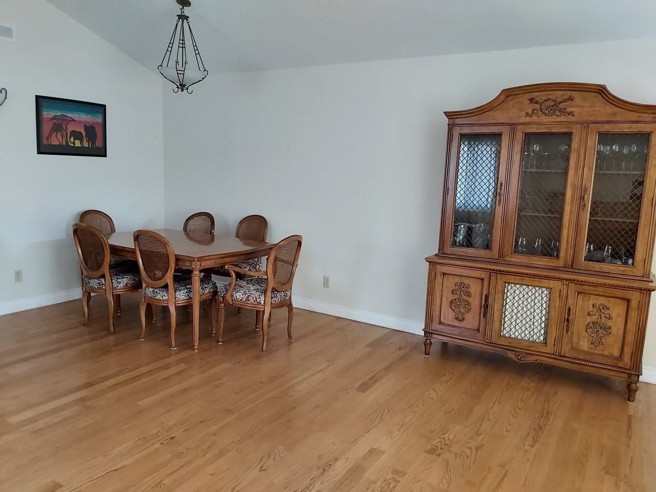 413 Camden Rd - Photo 4 of 12