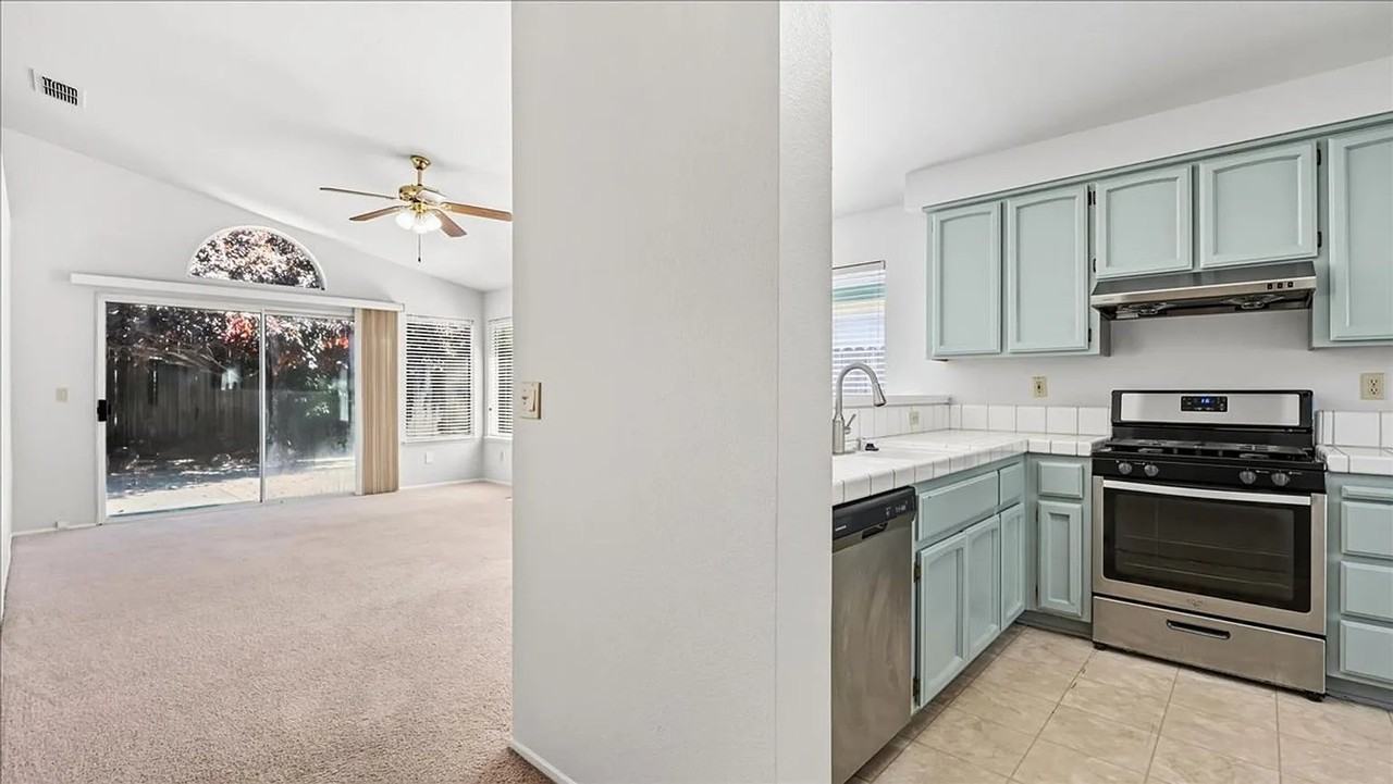 6540 Shasta Creek Way - Photo 5 of 14