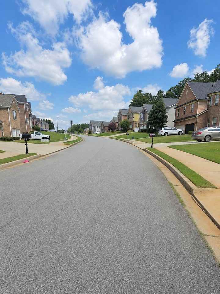 350 Cog Hill Dr - Photo 2 of 6