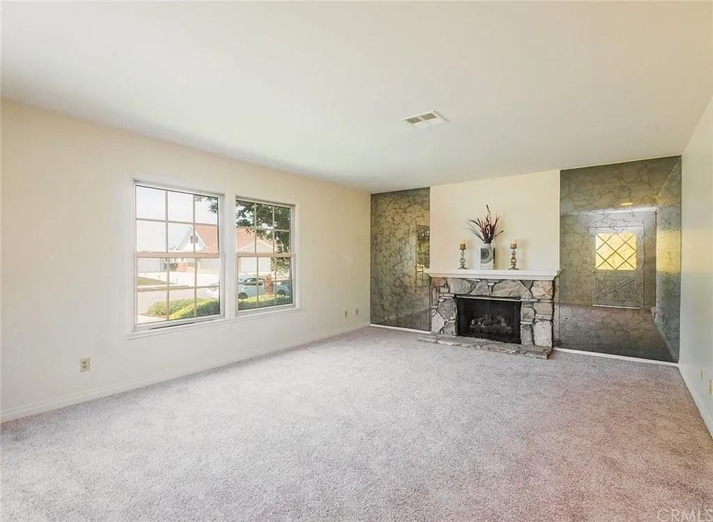 364 E Monterey Rd - Photo 5 of 17