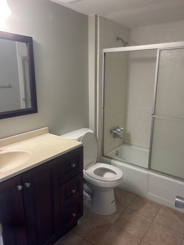 401 Marshall Ct Nw #1 - Photo 6 of 10