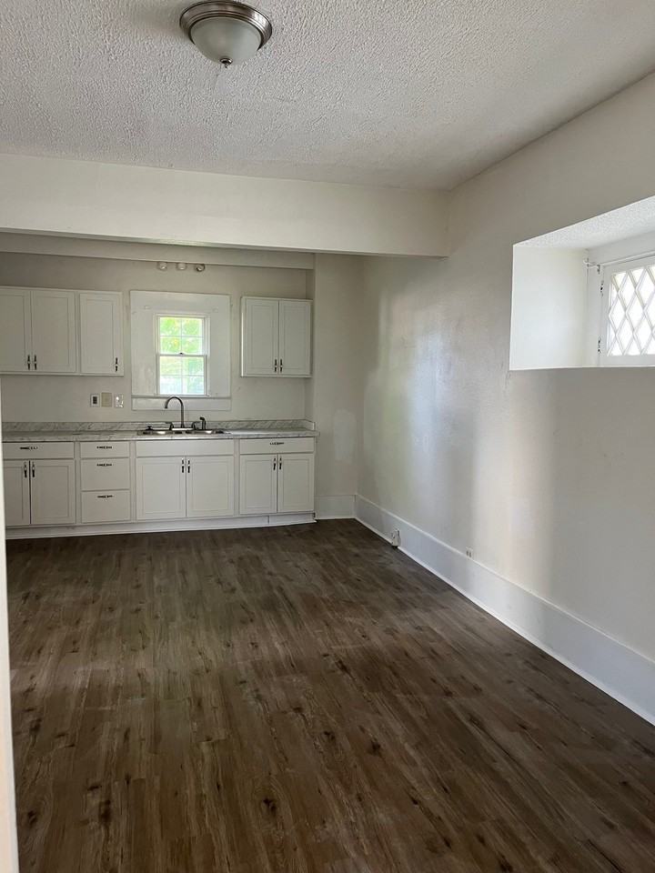 126 Churchill Rd - Photo 2 of 10