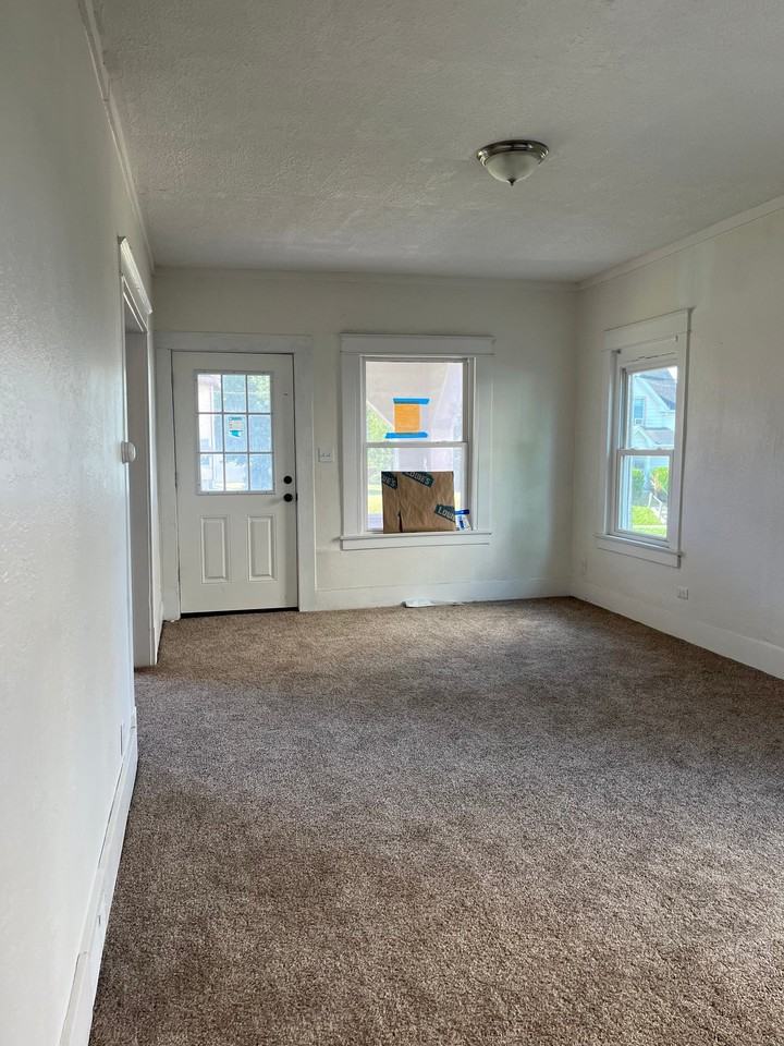 126 Churchill Rd - Photo 3 of 10