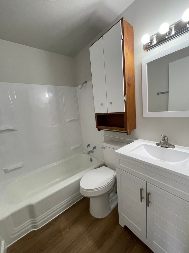 1108 Cannon St #1 - Photo 4 of 12