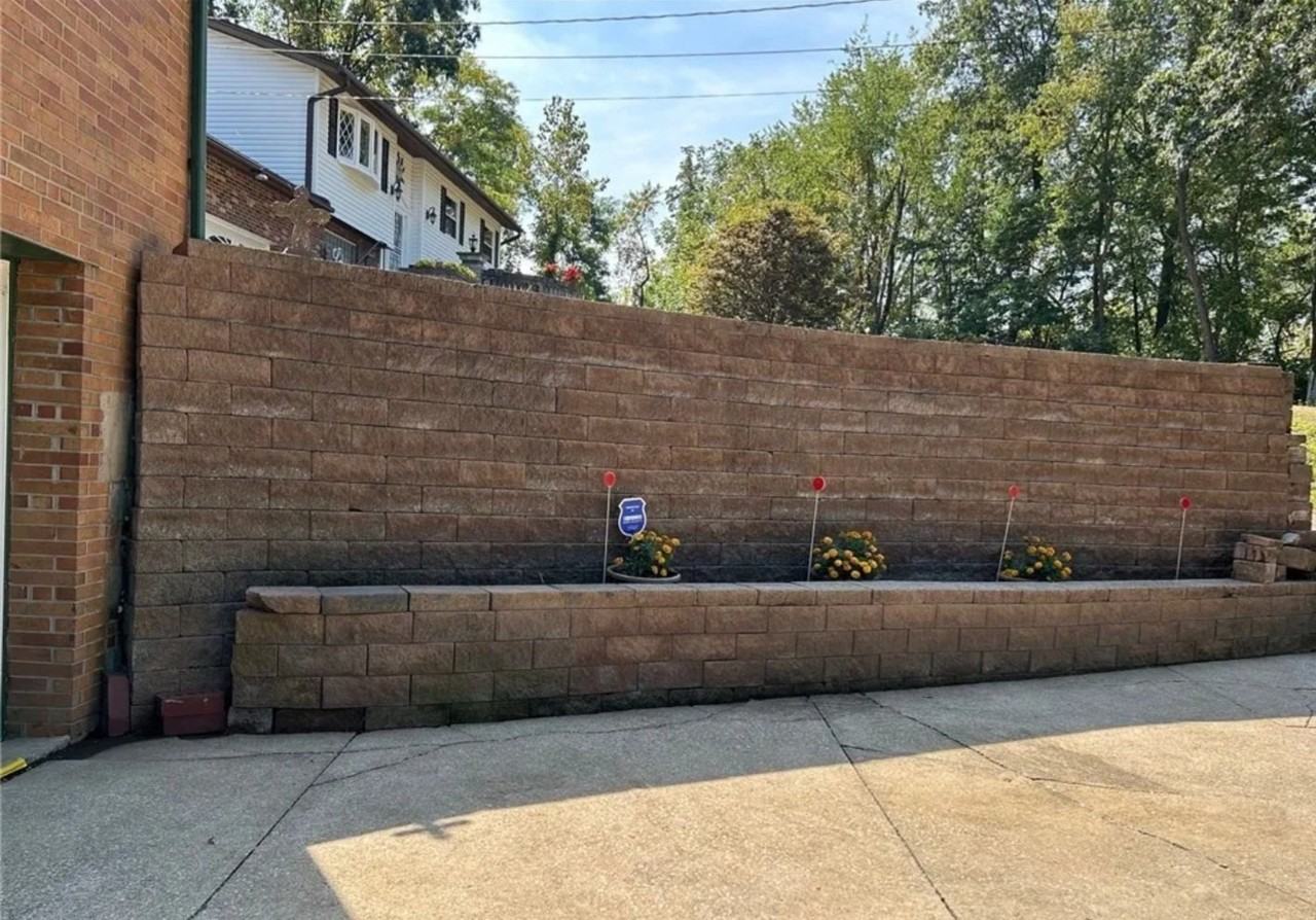 61 Leicester Dr #A - Photo 2 of 8