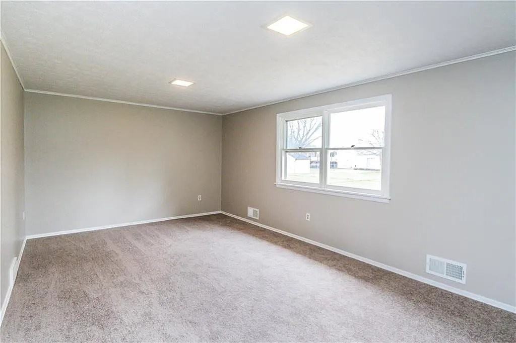 72 Kinmont Dr - Photo 5 of 12