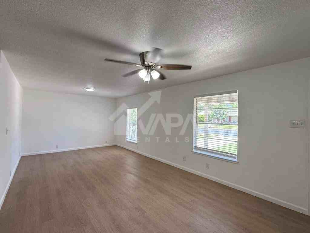 5014 Galahad Dr - Photo 7 of 19
