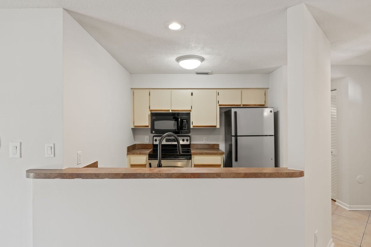 210 S Habana Ave #210A - Photo 5 of 14