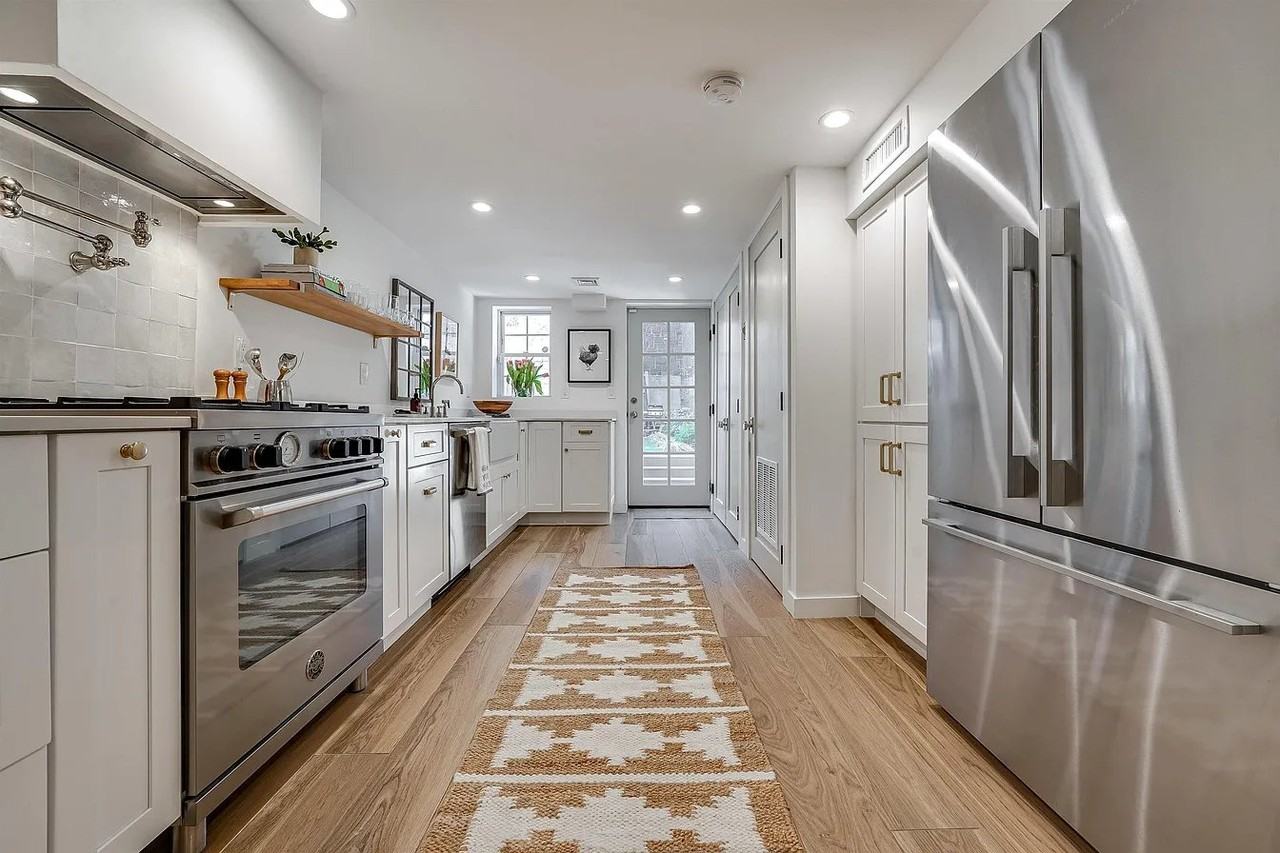 333 7th St - Photo 4 of 7