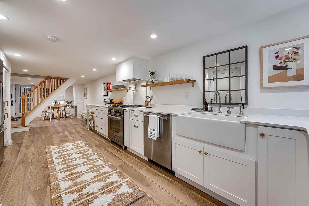 333 7th St - Photo 5 of 7