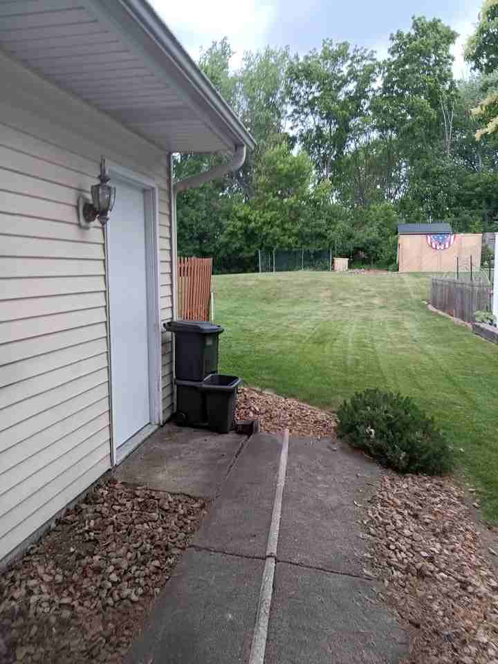 4806 Helmo Ave N - Photo 6 of 14