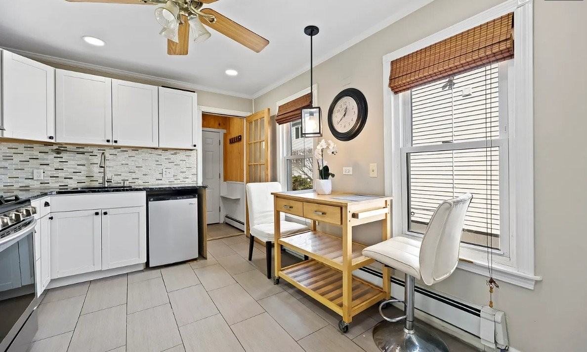 1554 Capitol Ave - Photo 5 of 13