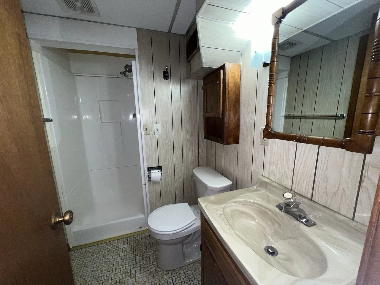 3318 Pierce St Ne - Photo 7 of 8