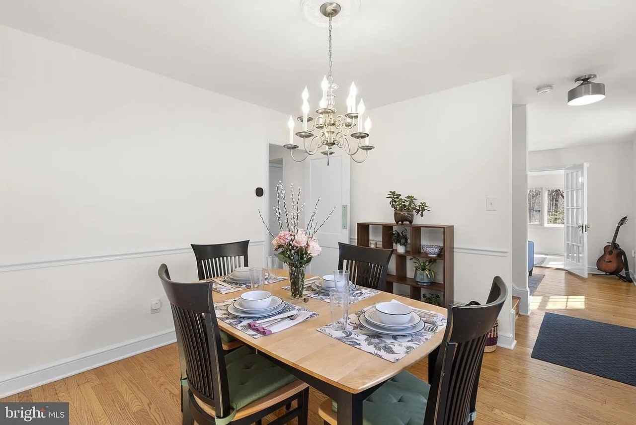130 Eastmoor Dr - Photo 6 of 20