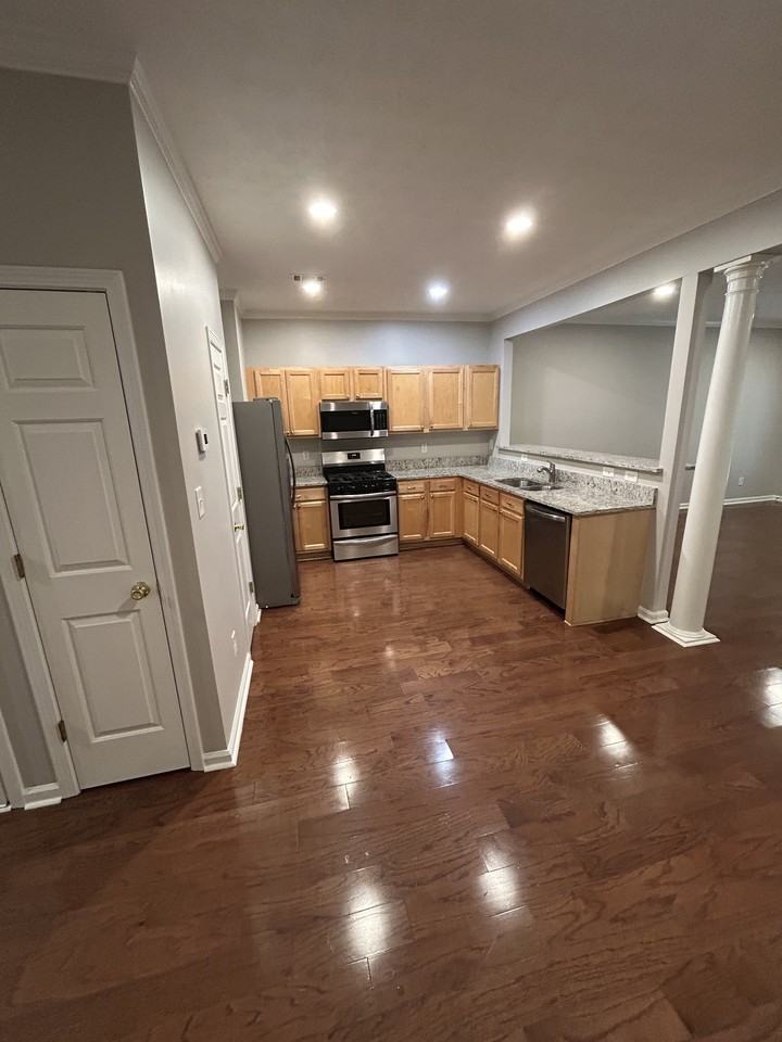 2903 Greyhawk Ln - Photo 3 of 15