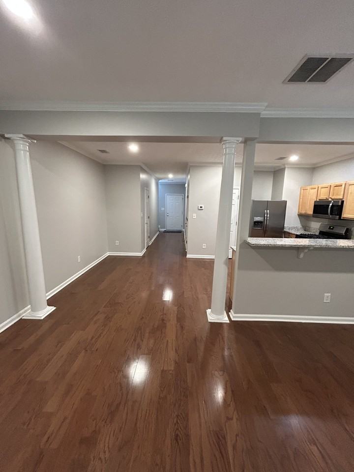 2903 Greyhawk Ln - Photo 5 of 15