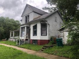 featured image of 103 E Prairie Ave