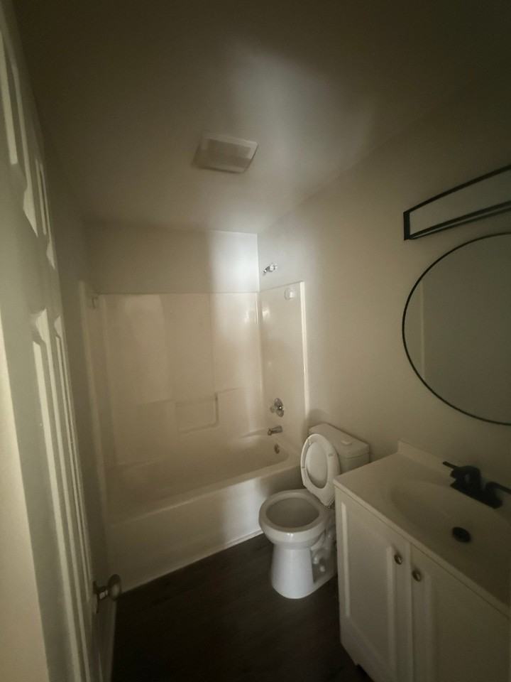 814 Robinson St - Photo 5 of 9