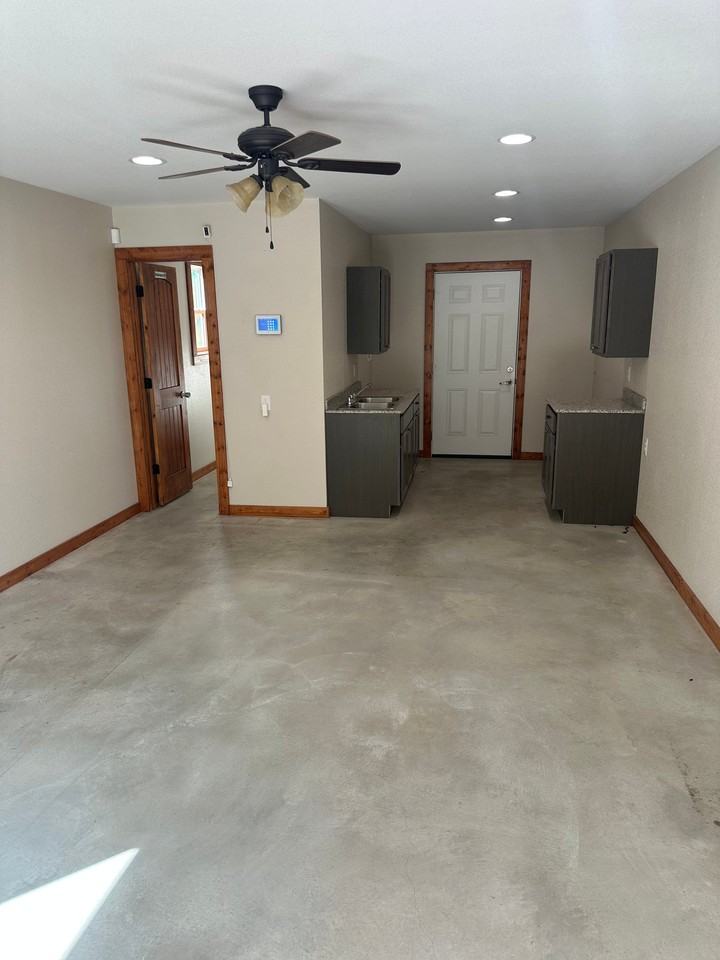 4072 Old Lorena Rd - Photo 4 of 18