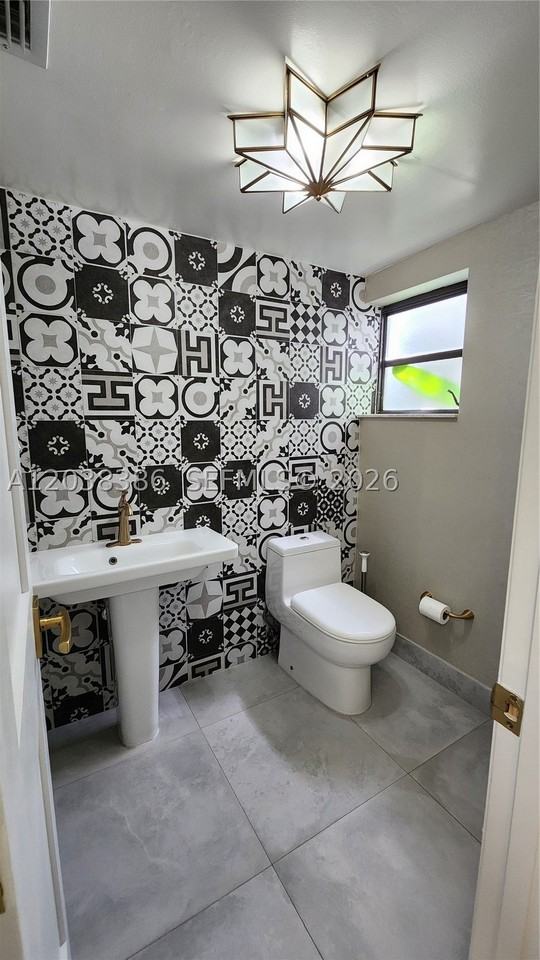 11425 Sw 87th Ter - Photo 7 of 37