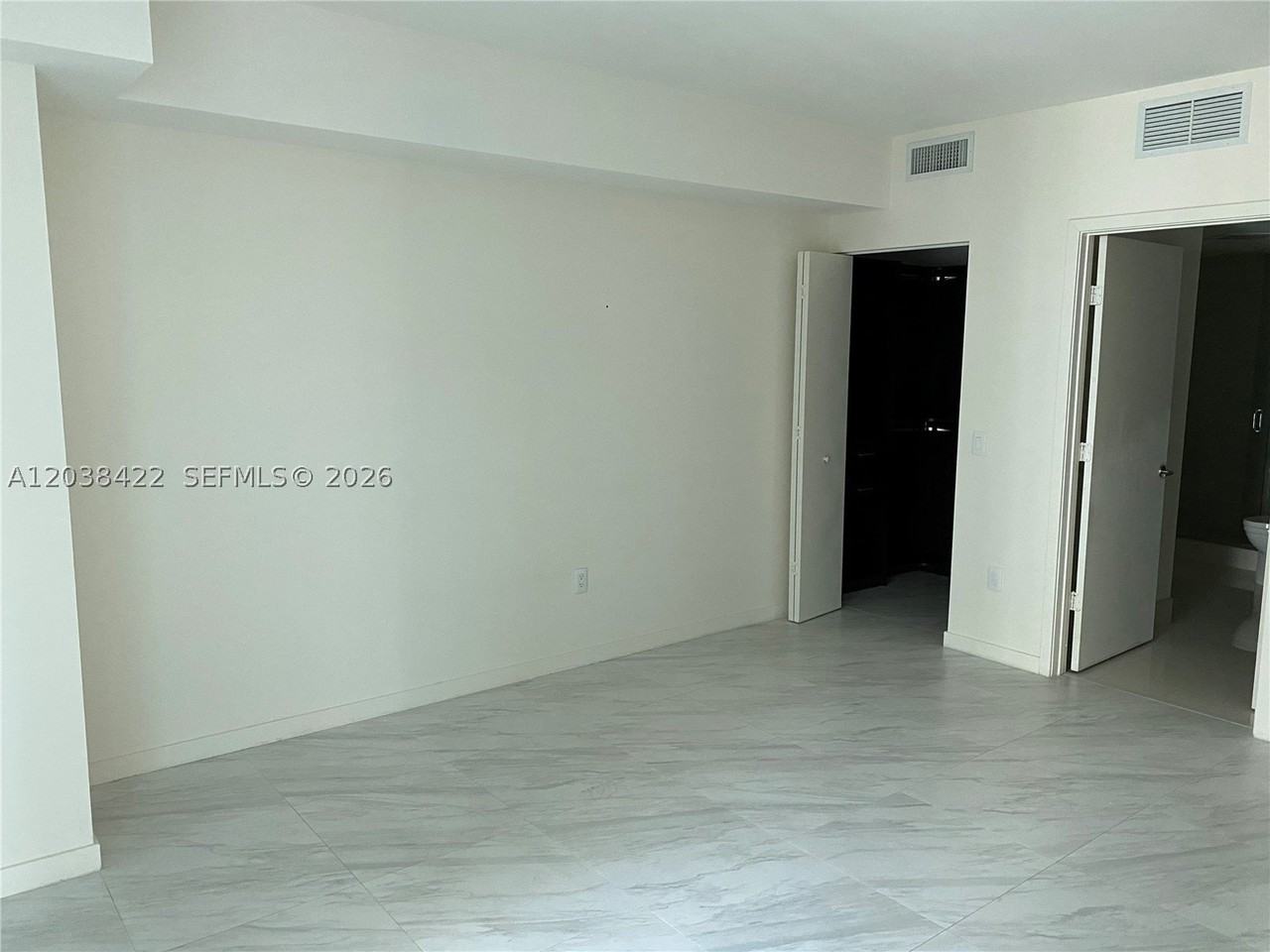 1100 S Miami Ave #2710 - Photo 3 of 15