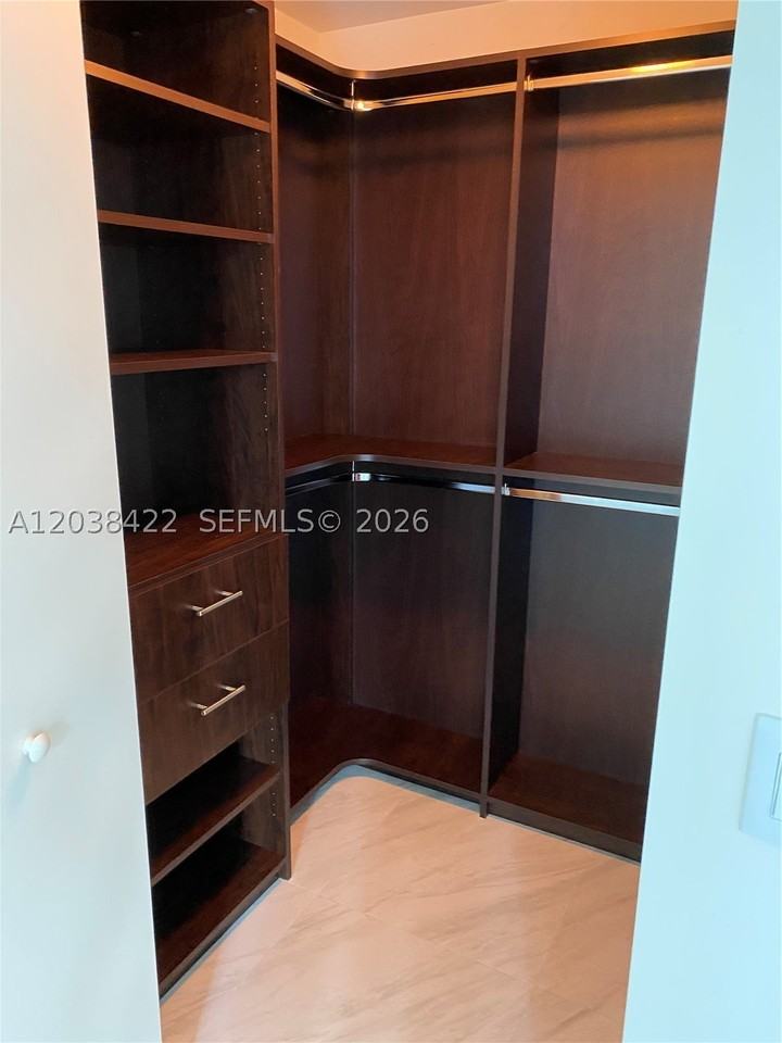 1100 S Miami Ave #2710 - Photo 4 of 15