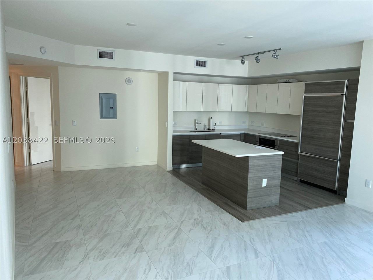 1100 S Miami Ave #2710 - Photo 5 of 15