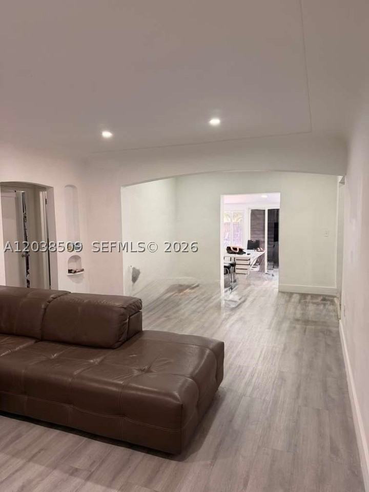 2920 Sw 15th St - Photo 5 of 9