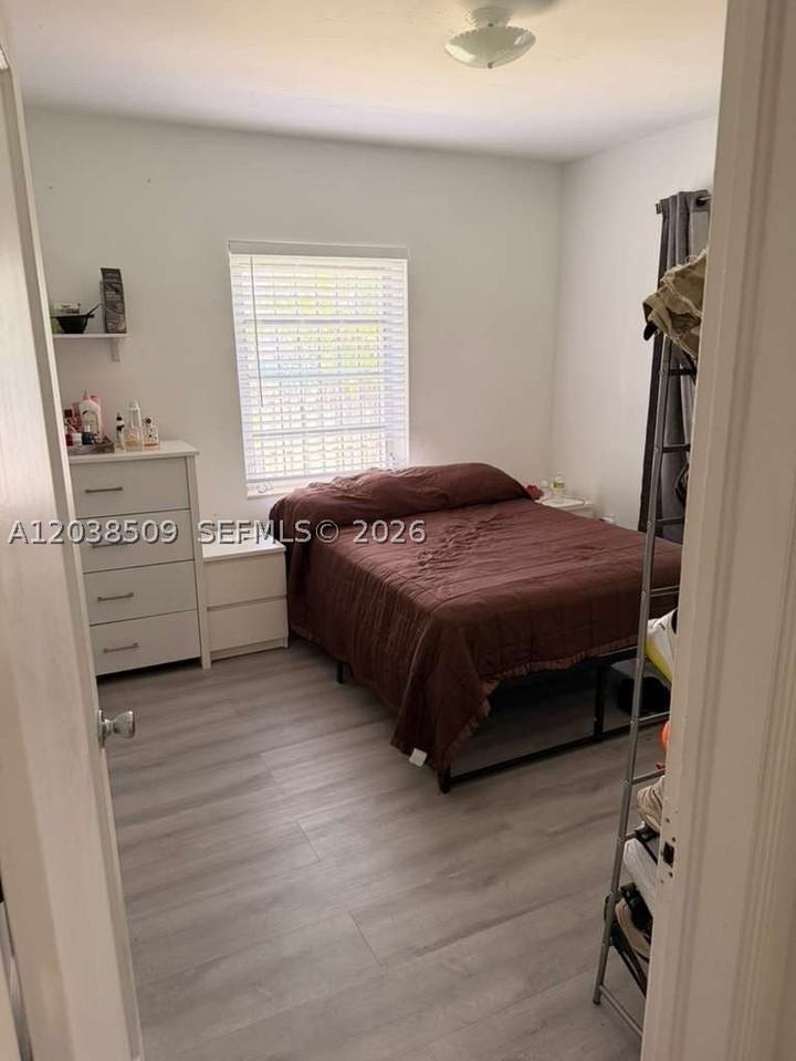 2920 Sw 15th St - Photo 7 of 9