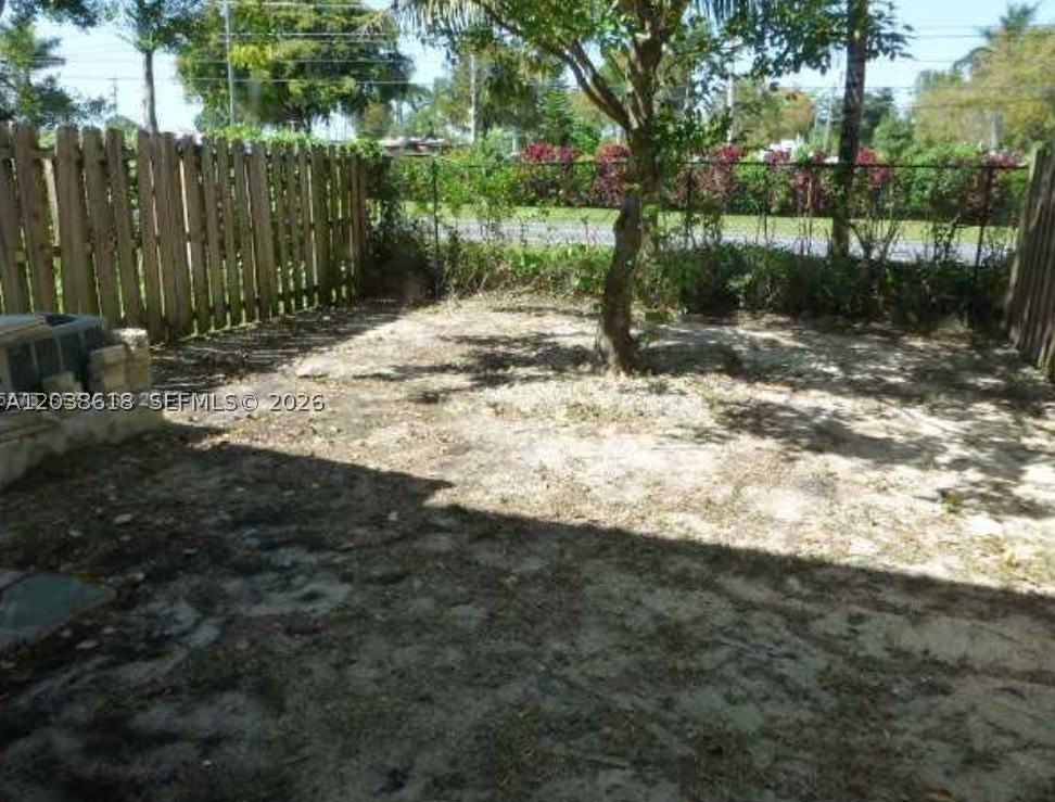 641 E Mowry Ct - Photo 3 of 8