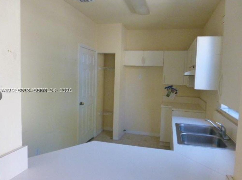 641 E Mowry Ct - Photo 5 of 8
