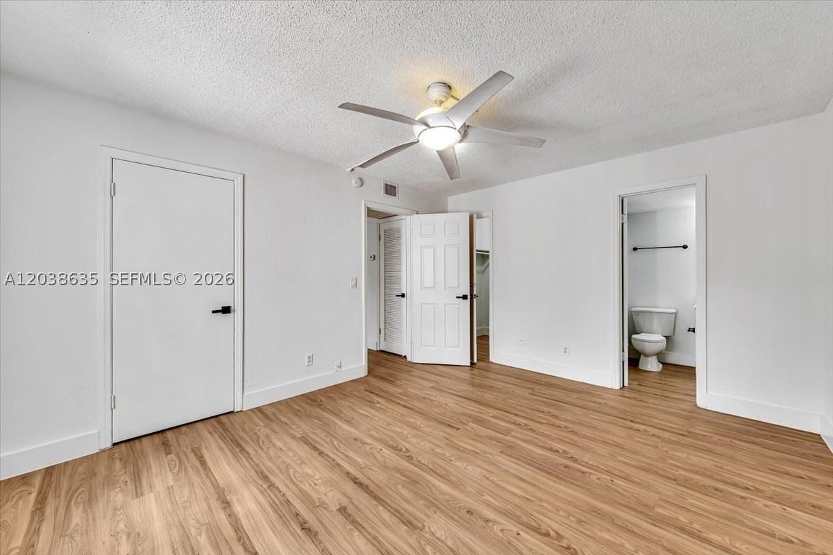 1405 Miami Rd #7 - Photo 3 of 33