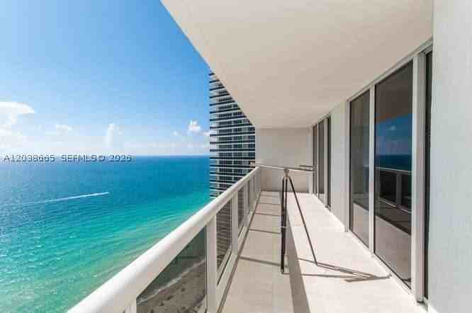 1800 S Ocean Dr #3103 - Photo 4 of 32