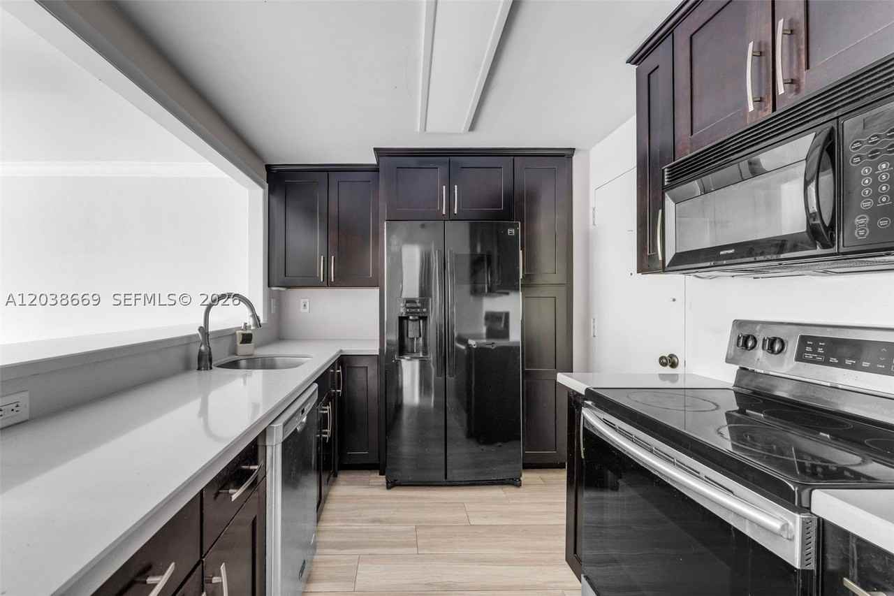 9001 Sw 77th Ave #C202 - Photo 4 of 27