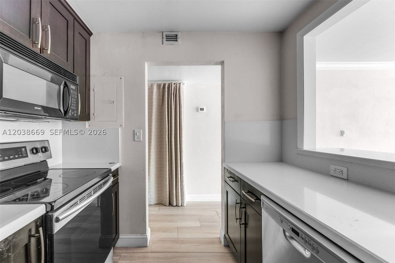 9001 Sw 77th Ave #C202 - Photo 6 of 27