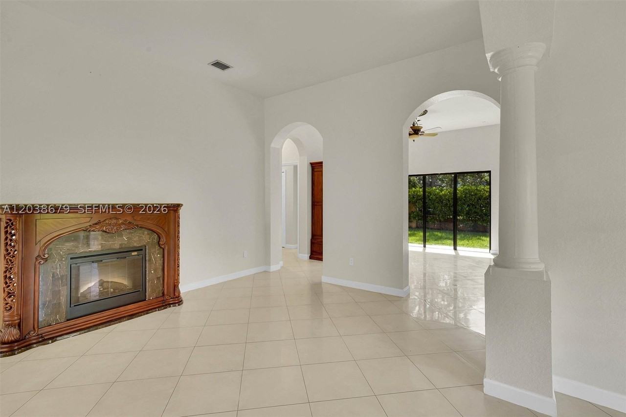 18861 Sw 77th Ct - Photo 6 of 50