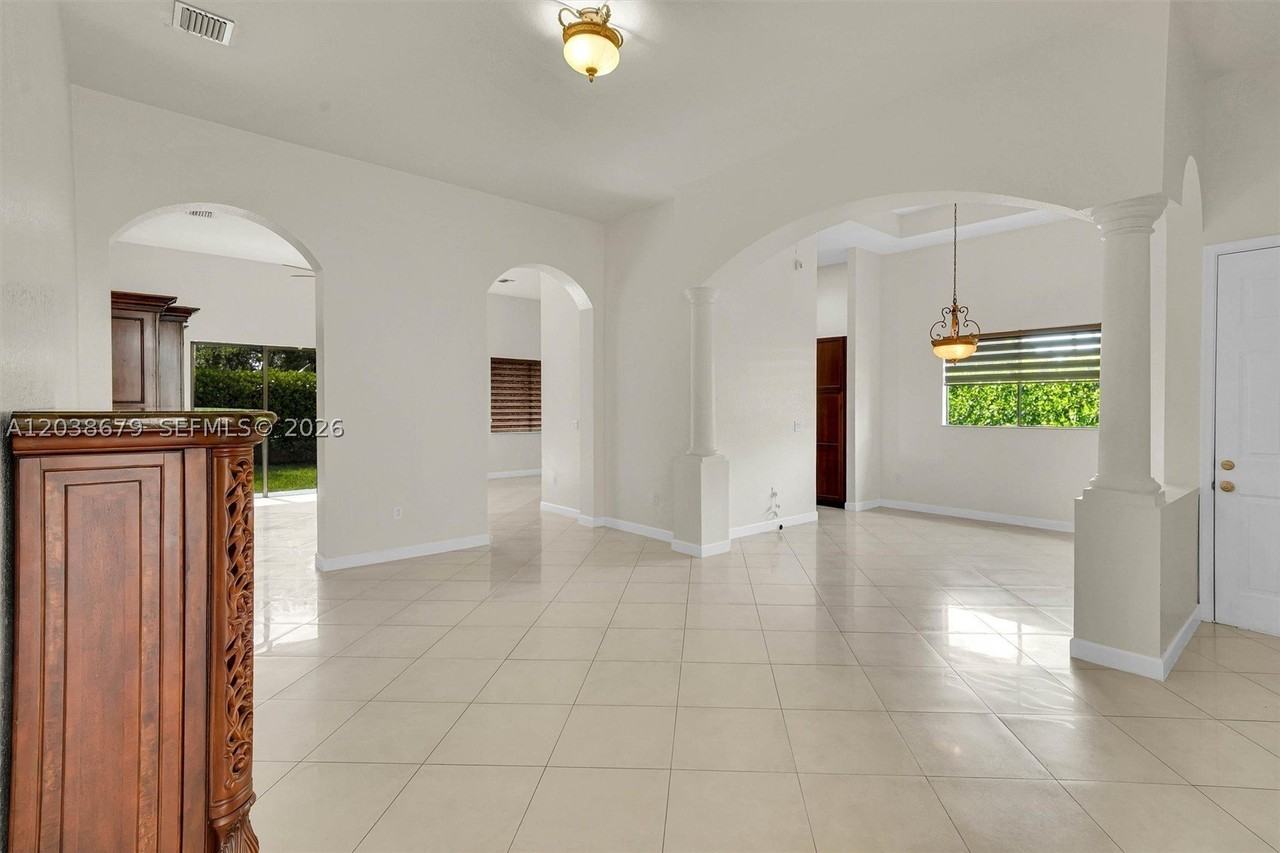 18861 Sw 77th Ct - Photo 7 of 50
