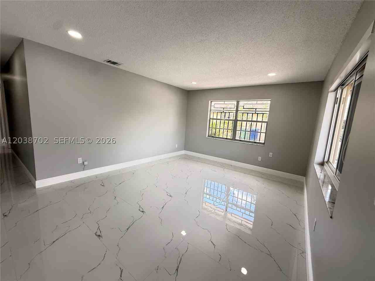 252 Nw 50th Ave #252 - Photo 4 of 17