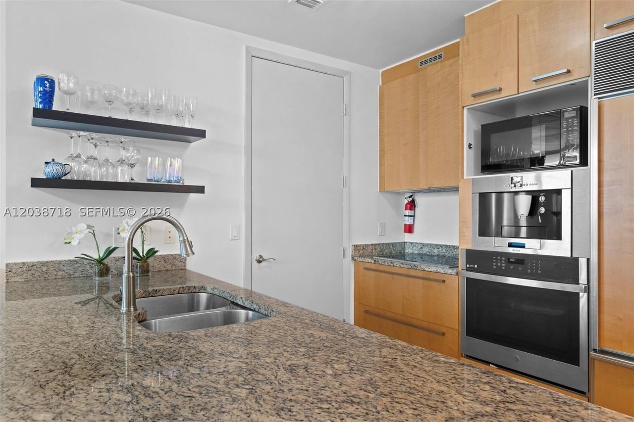 15901 Collins Ave #1502 - Photo 5 of 30