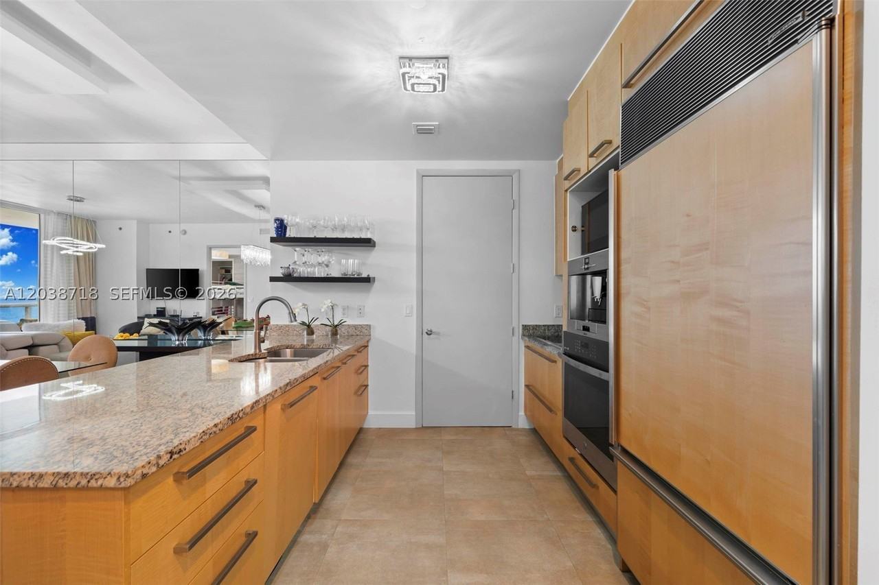 15901 Collins Ave #1502 - Photo 6 of 30