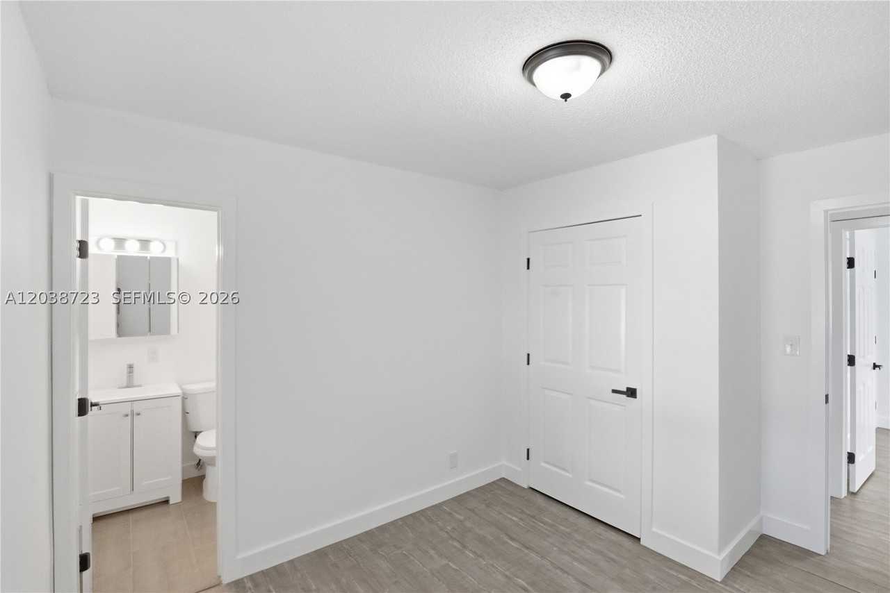 921 Nw 5th Ave - Photo 5 of 22