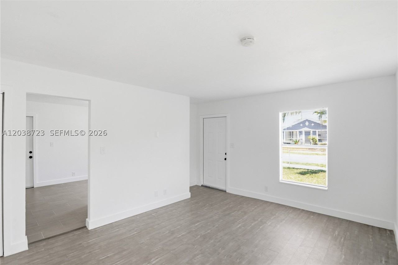921 Nw 5th Ave - Photo 7 of 22
