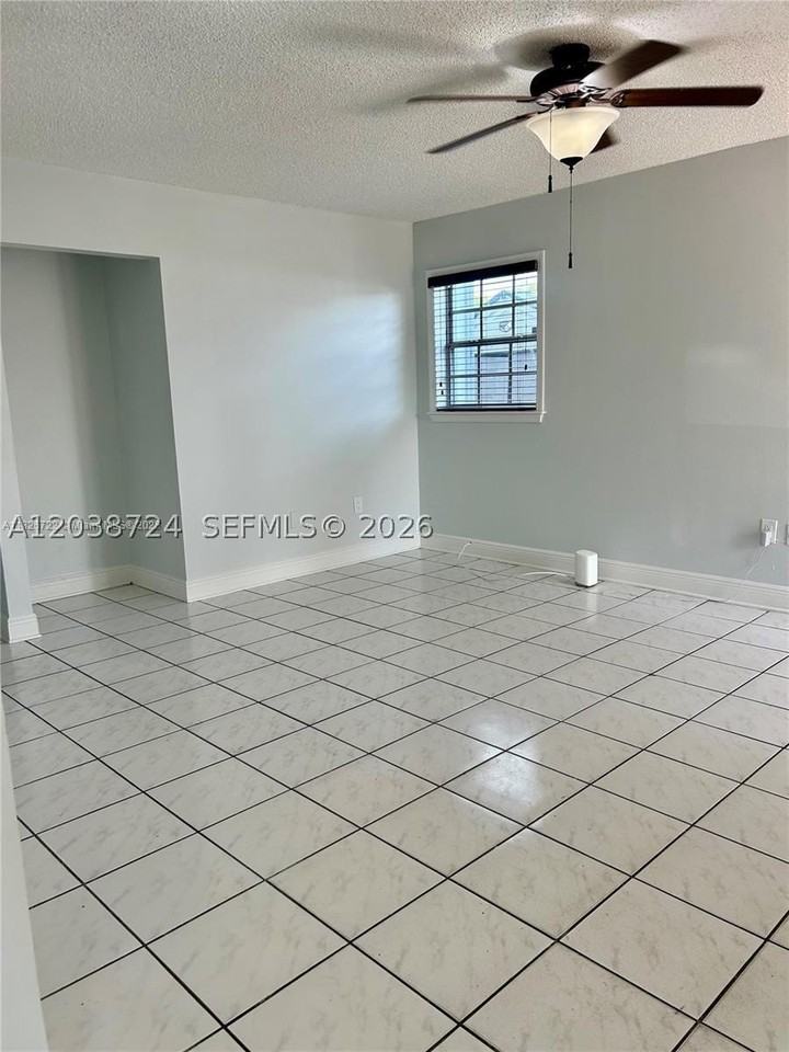 19436 Nw 53rd Pl #3 - Photo 4 of 13