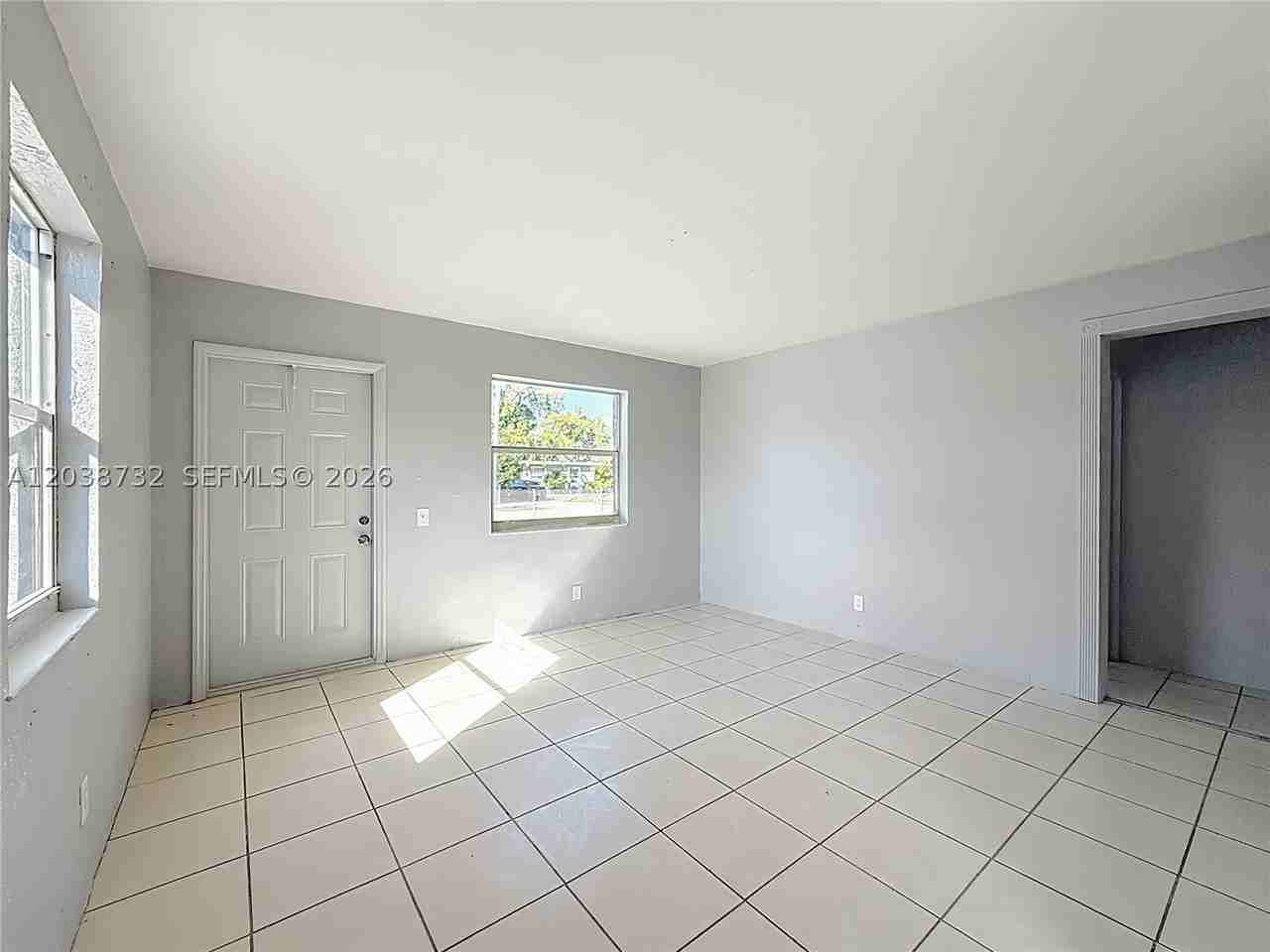 2408 Nw 8th St #0 - Photo 4 of 17
