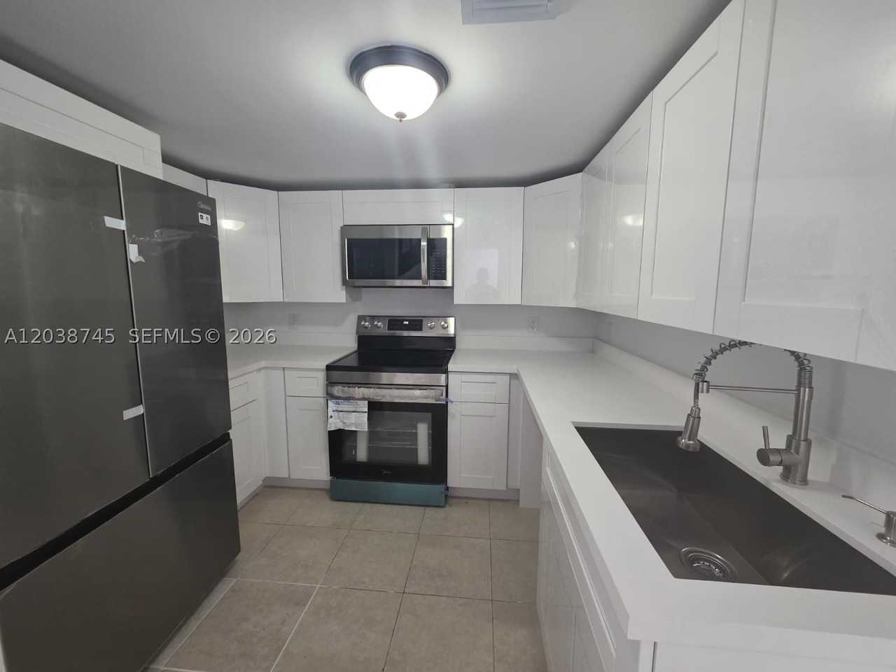 831 Sw 3rd St #831 - Photo 3 of 19