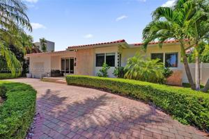 featured image of 2025 Alamanda Dr