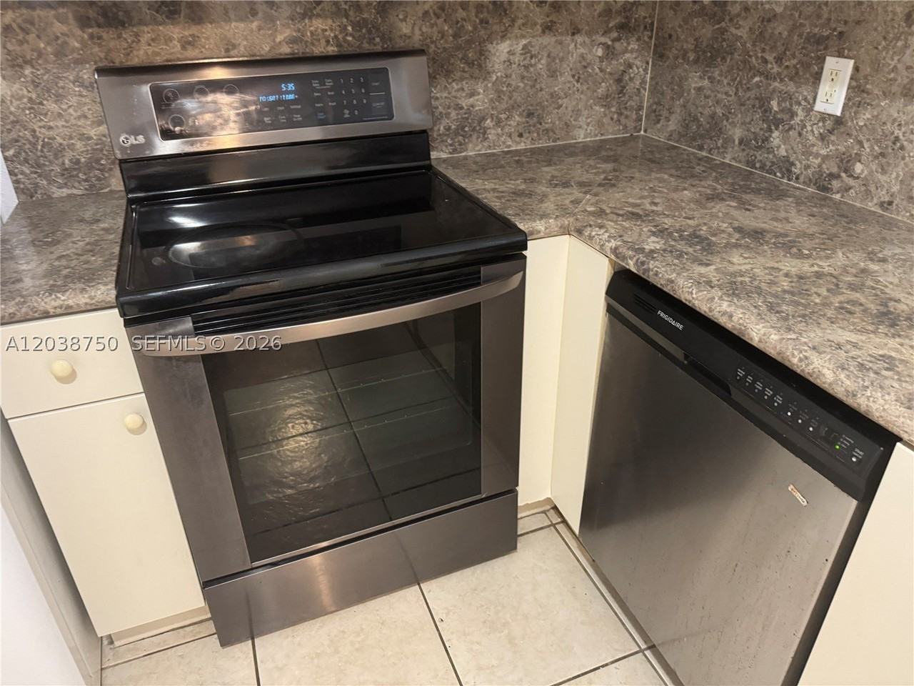 4235 N University Dr #202 - Photo 7 of 50