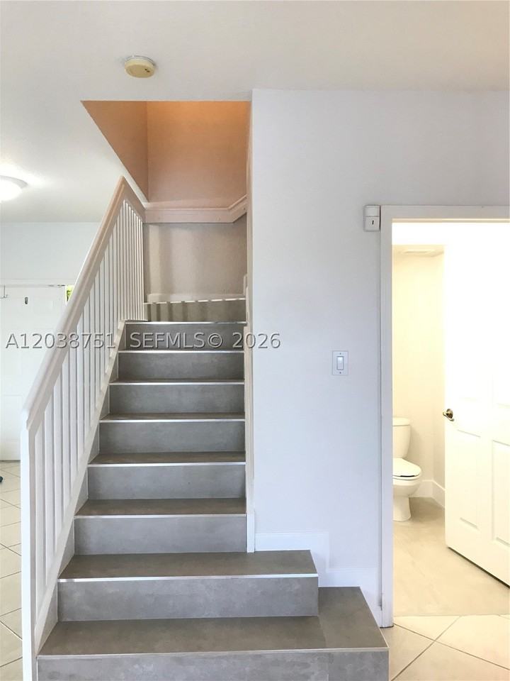 6674 Nw 107th Pl - Photo 6 of 23