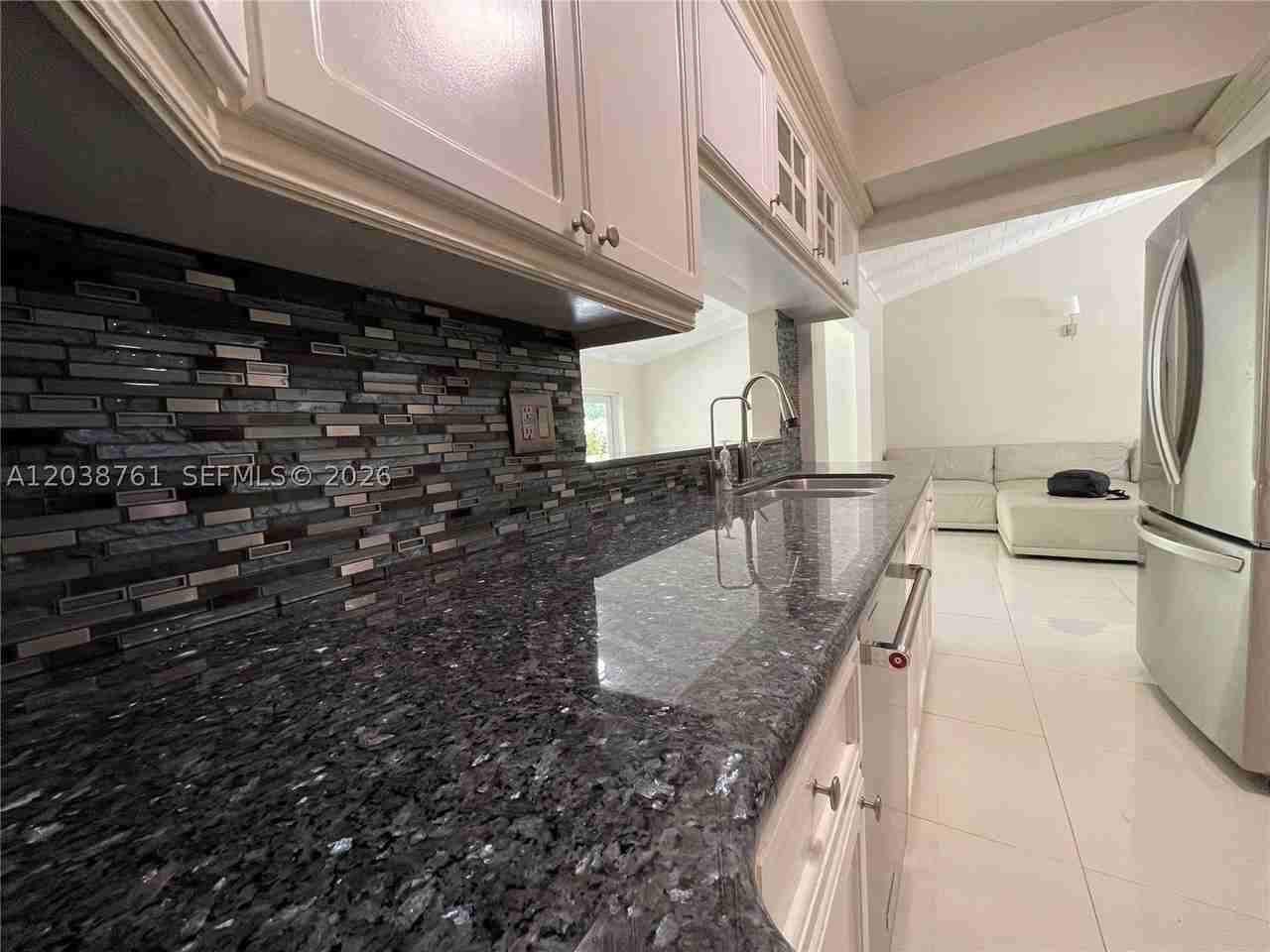 6129 Sw 28th St - Photo 6 of 17