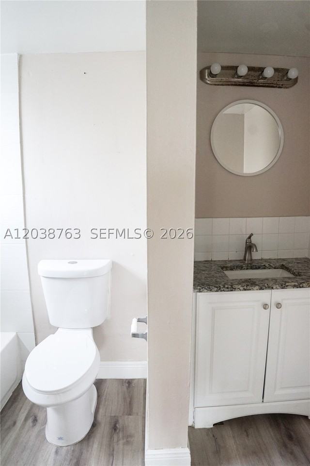 4240 Woodside Dr #4 - Photo 7 of 11